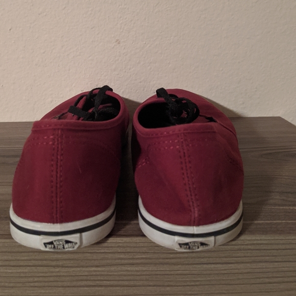 Vans - Picture 2 of 6